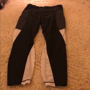 Colorblock leggings with wide pockets